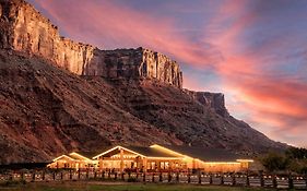 Red Cliffs Lodge